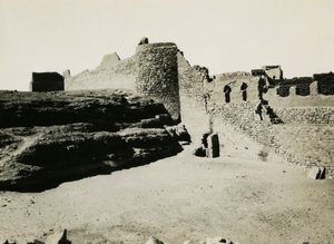 Kloster St. Simeon, von Südosten gesehen, Assuan, Ägypten, Fotografie von Ugo Monneret de Villard von Ugo Monneret de Villard