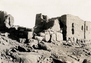Ruinen auf der Insel Bigeh, Ägypten, Fotografie von Ugo Monneret de Villard von Ugo Monneret de Villard