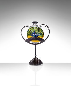 Pfauenmosaikvase auf Ständer, ca. 1922