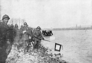2. Marokkanische Division taucht ihre Fahnen in den Rhein, Huningue, Elsass, Frankreich, 21. November 1918 von Unbekannt