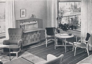 Ein schwedisches Wohnzimmer mit Möbeln, entworfen von Caarl-Axel Acking und hergestellt von Svenska Mobelfabrike von Unbekannt