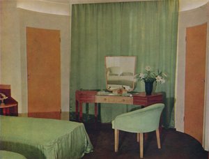 Ein Schlafzimmer in einem Haus in Portland Place, entworfen von Ian Henderson & Co. aus London, 1935