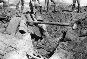 Ein eingestürzter britischer Unterstand, Mesopotamien, Erster Weltkrieg, 1918