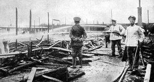 Ein durch Feuer beschädigtes Gefangenenlager in Deutschland, Erster Weltkrieg, 1915 von Unbekannt