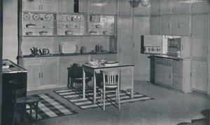 Eine Küche eingerichtet und ausgestattet von Heal & Son, Ltd. aus London, 1942