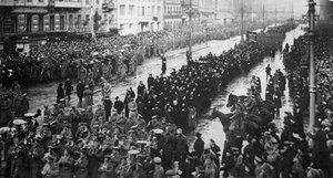 Eine Trauerzeremonie für die Opfer der Februarrevolution, Russland, 5. April 1917 von Unbekannt