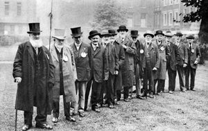 Eine Reihe alter Kutscher, London, 1926-1927
