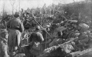 Verlassene deutsche Schützengräben, Eparges-Rücken, in der Nähe von Verdun, Frankreich, August 1915 von Unbekannt