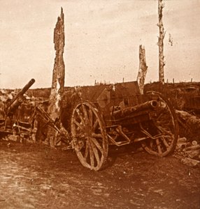 Verlassene Kanonen, ca. 1914-1918 von Unbekannt