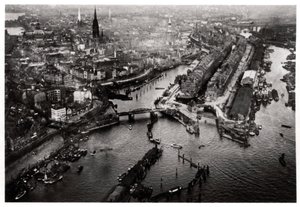 Luftaufnahme des Hamburger Hafens, Deutschland, von einem Zeppelin, ca. 1931-1933 von Unbekannt