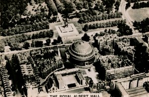 Luftaufnahme der Royal Albert Hall, 1939 von Unbekannt
