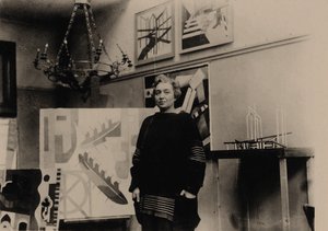 Alexandra Exter in ihrem Pariser Atelier