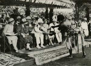 In Suva, Fidschi. Präsentation eines Tabua-Zahns des Pottwals ...1927, 1937