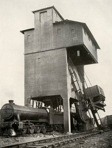 Automatische Kohlenverladung am Bahnhof Hornsey, Middlesex, 1935