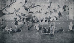Baden in Benares, 1924 von Unbekannt