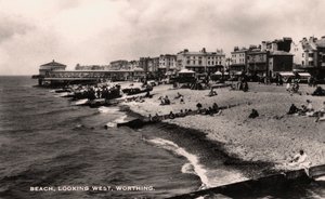 Strand, Blick nach Westen, Worthing, Sussex, 1935 von Unbekannt