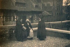 Hinter dem Gruuthuse. Typen von Brügge, um 1910 von Unbekannt