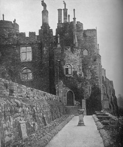 Berkeley Castle, der Sitz des Rt. Hon. Lord Fitzhardinge, um 1913