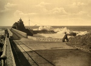 Biarritz - Am Felsen der Jungfrau bei starkem Wind, ca. 1930 von Unbekannt