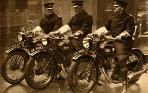 Britische Polizei auf BSA-Motorrädern, 1931, 1933