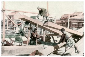 Zimmerleute bei der Arbeit, Japan, 1904