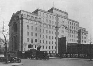 Centre Block des Bush House, London, von Aldwych, 1924 von Unbekannt