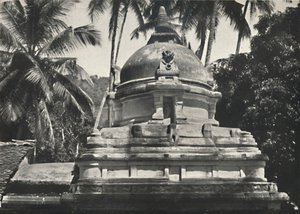 Dagoba im Tempel des Heiligen Zahns in Kandy, 1926 von Unbekannt