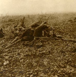 Toter Soldat auf Hügel 304, nach der Schlacht von Verdun, Nordfrankreich, 1916
