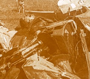 Abgeschossenes deutsches Flugzeug mit Pilot