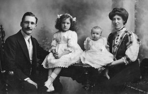 Familienporträt, um 1900-1910