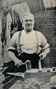 Schmieden einer Klinge, um 1917 von Unbekannt