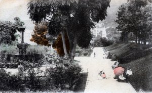Brunnen in einem öffentlichen Garten, Hongkong, 20. Jahrhundert von Unbekannt