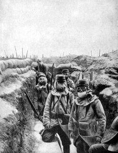 Französische Soldaten mit improvisierten Gasmasken, 1915 von Unbekannt