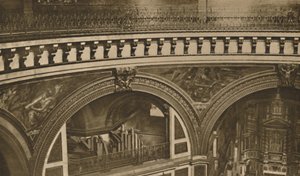 Von der Krone bis zur Basis der riesigen Kathedrale Londons: Die Flüstergalerie, um 1935