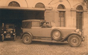 Garage an der kubanischen Botschaft in Brüssel, Belgien, 1927 von Unbekannt