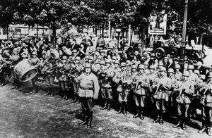 Deutsche Militärkapelle bei der Parade auf der Place de l
