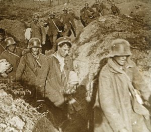 Deutsche Soldaten, Bois des Chevaliers, Vaux, Nordfrankreich, um 1914-1918 von Unbekannt