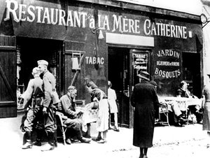Deutsche Soldaten in einem Restaurant, besetztes Paris, Juni 1940