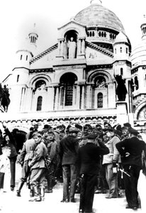 Deutsche Soldaten vor dem Sacré-Cœur, Montmartre, Paris, 10. Oktober 1940