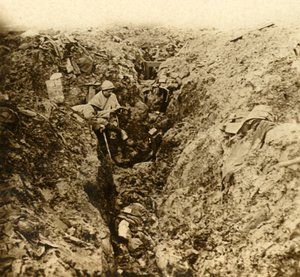 Deutsche Schützengräben durch Beschuss zerstört, Verdun, Nordfrankreich, ca. 1914-1918 von Unbekannt