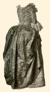 Kleid aus gelber Damastbrokat, getragen über einem blauen gesteppten Satinunterrock, ca. 1710-1730, 1937