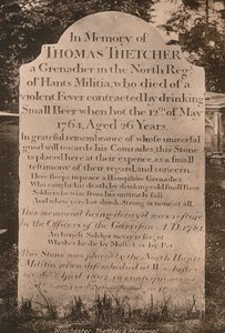 Grabstein von Thomas Thetcher, Winchester Cathedral, Hampshire, frühes 20. Jahrhundert