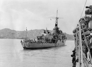HMS Amethyst, nach der Aktion auf dem Jangtse, 20. April 1949 von Unbekannt