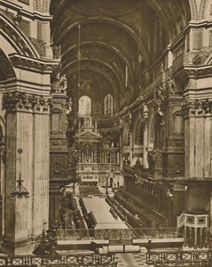 Hochaltar von St. Pauls, gesehen durch das lange Kirchenschiff, um 1935 von Unbekannt
