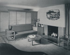 Haus in Pomona, Kalifornien - das Wohnzimmer von der anderen Seite der Trennwand, 1942 von Unbekannt