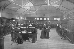 Im Haupttelefonamt der Post, City of London, ca. 1903