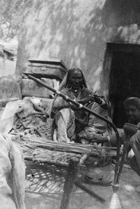 Indische Frau der niedrigsten Kaste, Howshera, 1917 von Unbekannt