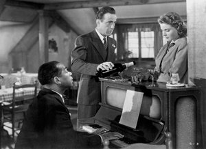 Ingrid Bergman, Humphrey Bogart und Louis Armstrong in Casablanca, 1942