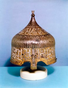 Eisenhelm mit kalligraphischer Silberdamaszierung, türkischer Mamluke, 15. Jahrhundert von Unbekannt