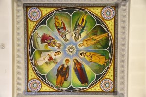 Jalaram Prathna Hindu-Tempel, Leicester. Deckenmalerei. Götter (einschließlich Jesus Christus). Vereinigtes Königreich von Unbekannt